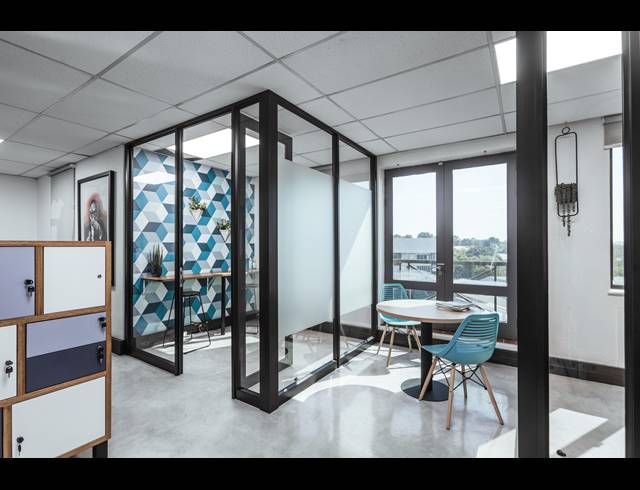 5,571M² OFFICE TO LET IN HYDE PARK